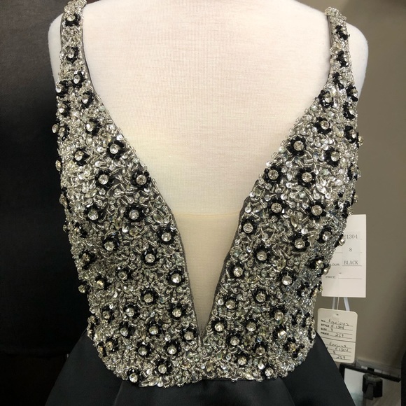 Stunning Envious Couture Short Formal Dress Size 8 - Picture 2 of 10